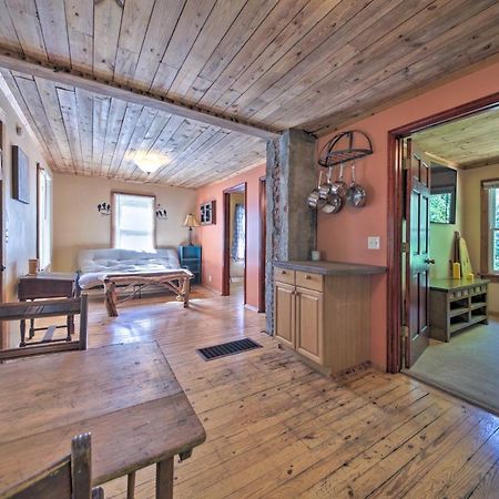 Pet-Friendly Cottage With Fire Pit - 3 Mi To Siu! 卡本代尔 外观 照片