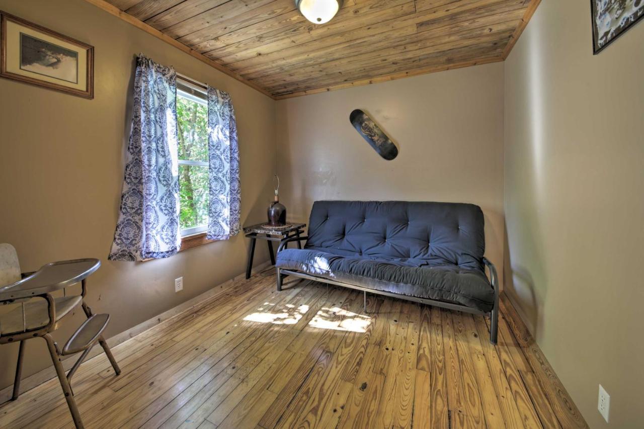 Pet-Friendly Cottage With Fire Pit - 3 Mi To Siu! 卡本代尔 外观 照片